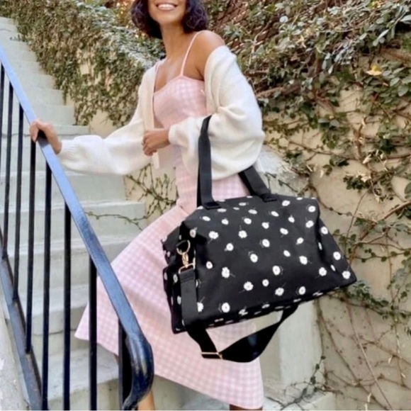 NWT ALICE + OLIVIA Daisy duffle bag, beach bag, gym bag - Value $150 - Picture 2 of 9